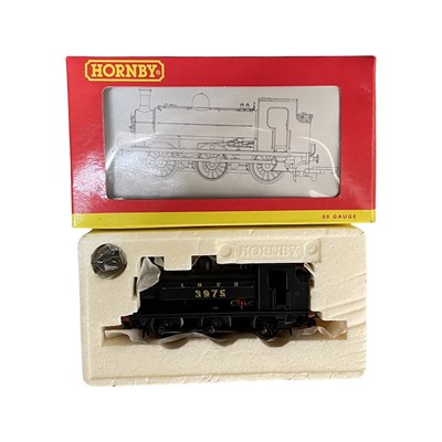 Lot 138 - A boxed Hornby 00 gauge R2400 LNER 0-6-0ST...