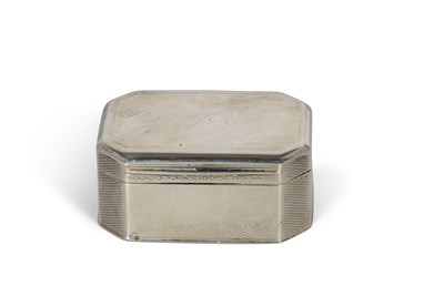 Lot 322 - George III nutmeg grater of canted rectangular...