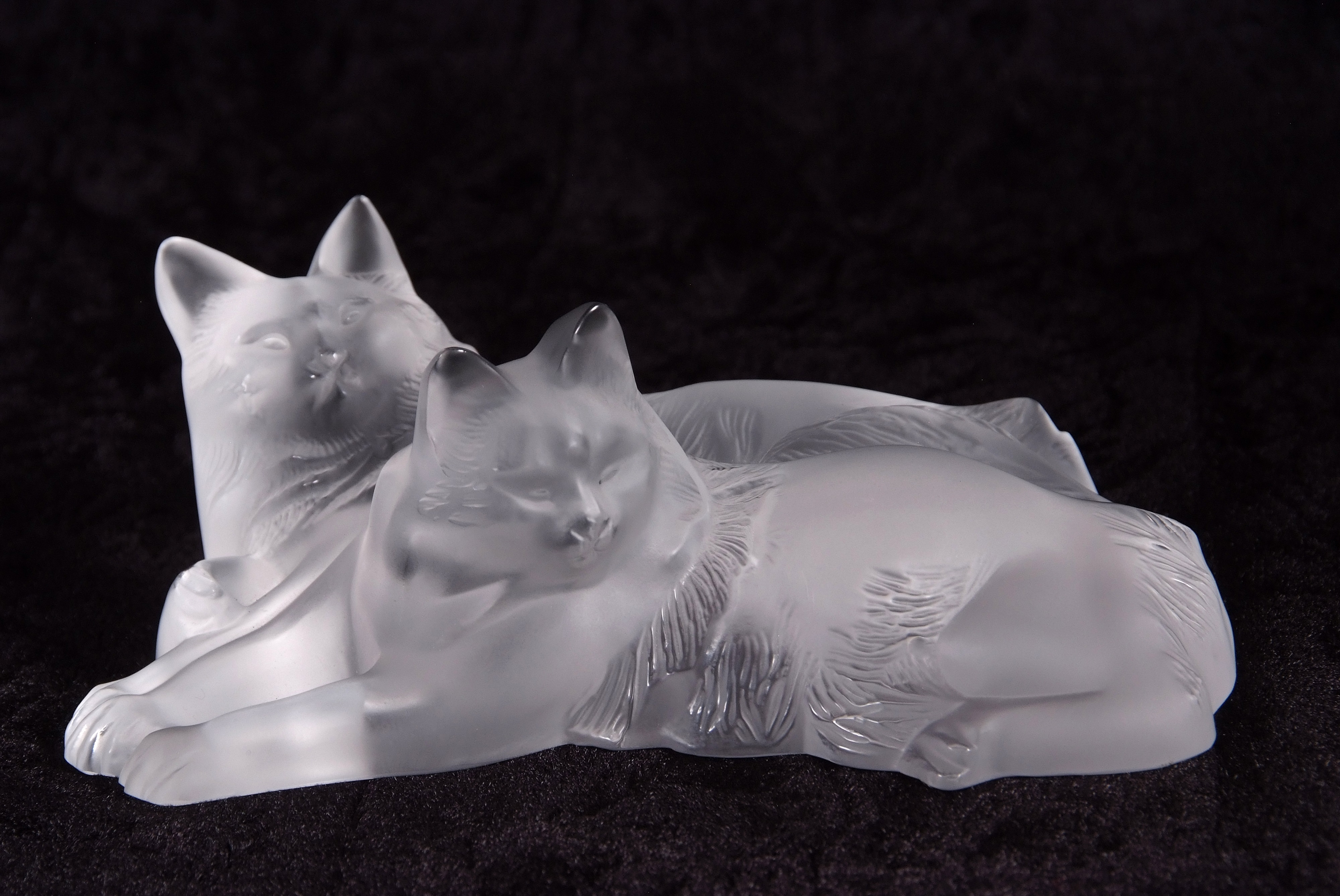 Lot 15 Pair of Lalique reclining cats in clear and