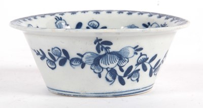 Lot 120 - A Lowestoft porcelain patty pan circa 1765...