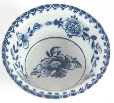 Lot 120 - A Lowestoft porcelain patty pan circa 1765...