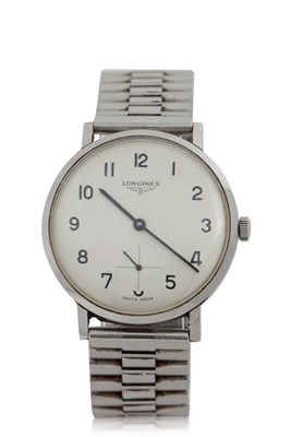 Lot 422A - A vintage Longines gents wristwatch with...