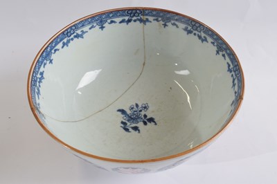 Lot 301 - Chinese Export Porcelain Bowl