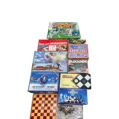 Lot 251 - A mixed lot of board games etc