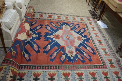Lot 337 - LARGE 20TH CENTURY WOOL FLOOR RUG DECORATED...
