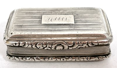 Lot 83 - An antique silver snuff box with reeded...