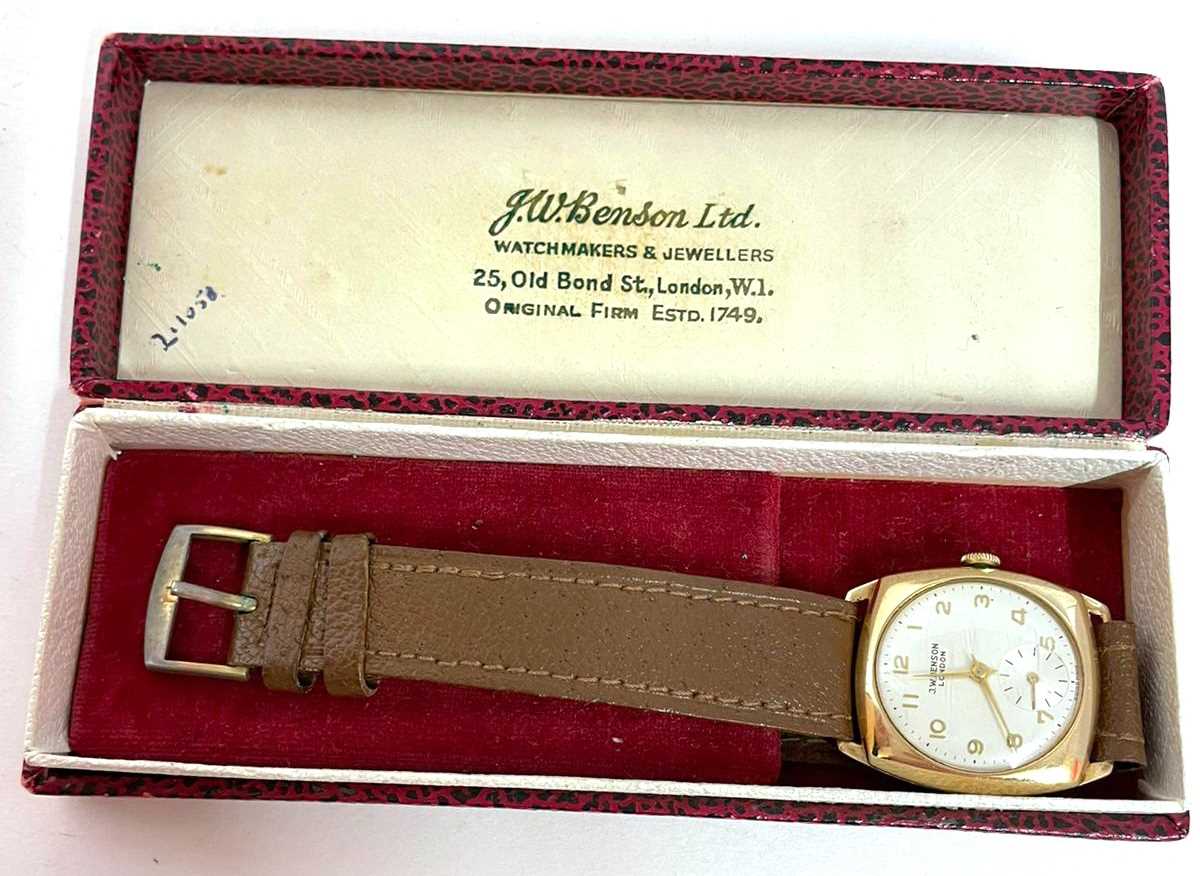 Lot 251 - A 9ct gold J W Benson wrist watch with...