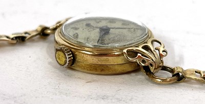 Lot 286 - A Roamer 9ct gold cased ladies wrist watch on...