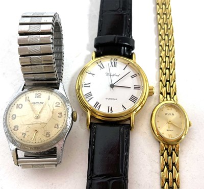 Lot 318 - Three watches, one ladies and two gents,...