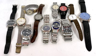 Lot 321 - Mixed lot of various wrist watches, makers to...