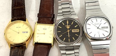 Lot 323 - Four gents Seiko wrist watches three are...