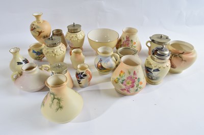 Lot 256 - Further group of Worcester (Locke & Co) wares...
