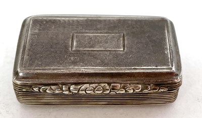 Lot 125 - William IV silver snuff box, features engine...