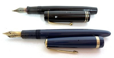 Lot 127 - A vintage Parker Duofold Maxima fountain pen,...