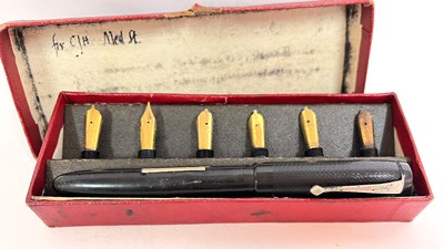 Lot 131 - A boxed vintage Osmorid calligraphy set