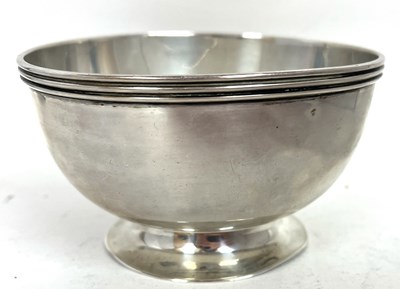 Lot 197 - A George V silver pedestal bowl of plain...