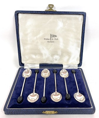 Lot 221 - A cased set of six George VI silver bean end...