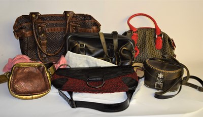 Lot 104 - A quantity of lady's handbags (6)