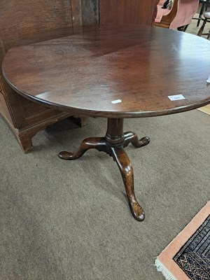 Lot 583 - A Georgian mahogany pedestal supper table with...