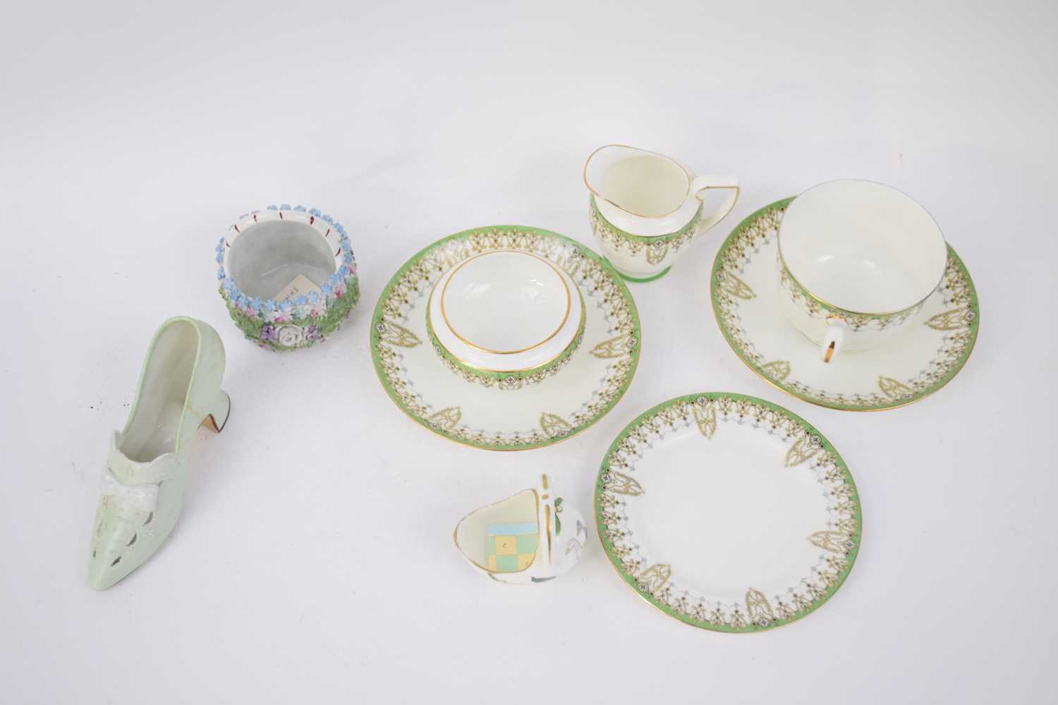 Lot 124 - Collection of Royal Doulton china wares, cup...
