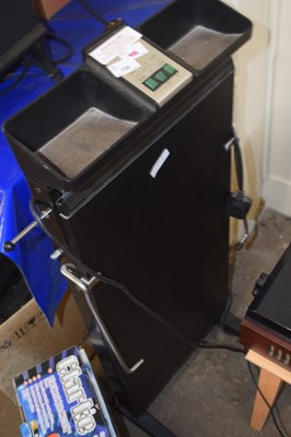 Lot 735 - Corby of Windsor electronic trouser press