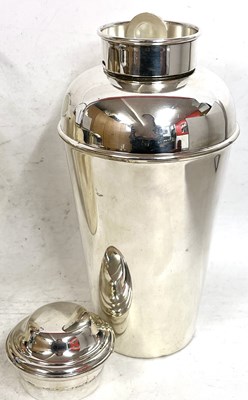 Lot 294 - An Elkington & Co silver plated ice bucket and...