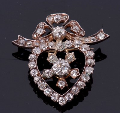 Lot 378 - A late 19th/early 20th century diamond heart...