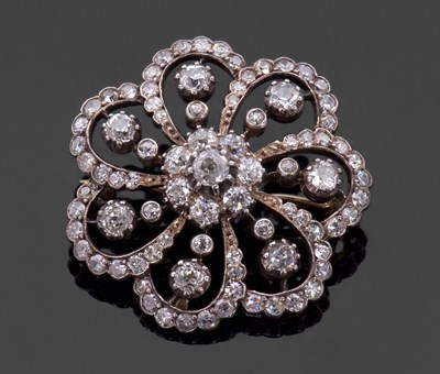 Lot 373 - A late 19th/early 20th century diamond brooch,...