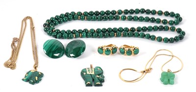 Lot 169 - A group of malachite jewellery to include...