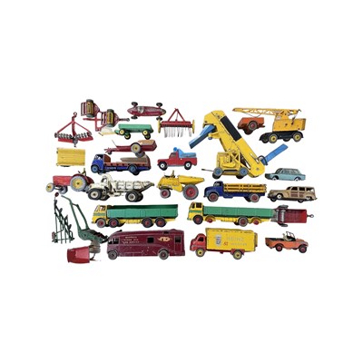 Lot 157 - A mixed lot of Dinky die-cast vehicles, to...