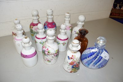 Lot 32 - Collection of various ceramic and glass scent...