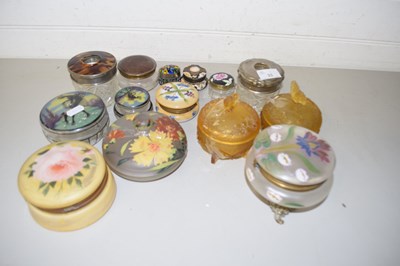 Lot 33 - Mixed Lot: Various dressing table jars and...