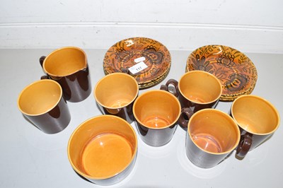 Lot 117 - Quantity of Ridgway gold amber pattern tea wares