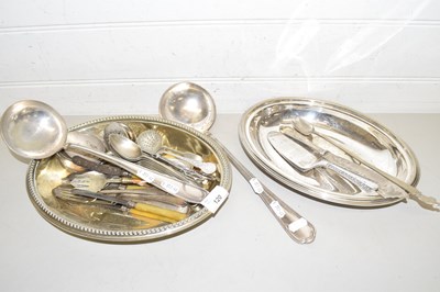 Lot 120 - Mixed lot comprising a silver plated serving...