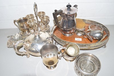 Lot 175 - Mixed Lot: Silver plated egg cruet, various...