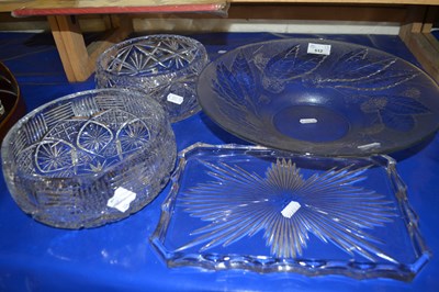 Lot 512 - Two cut glass fruit bowls together with press...