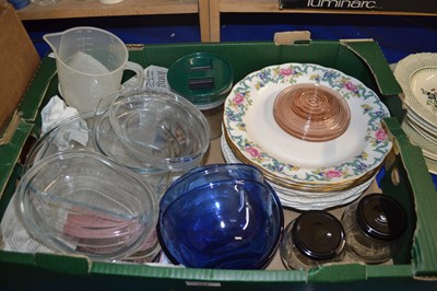 Lot 526 - Mixed Lot: Assorted glass kitchen ware, dinner...