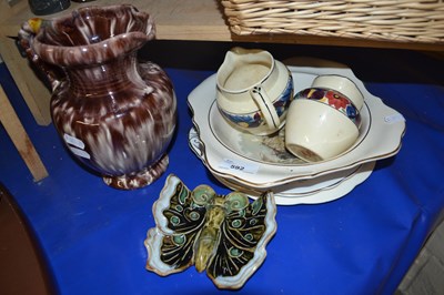 Lot 592 - Mixed lot of ceramics to include pottery jug,...