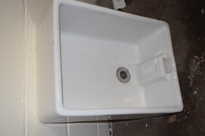 Lot 883 - Belfast style sink