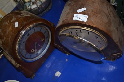 Lot 920 - Two oak cased mantel clocks