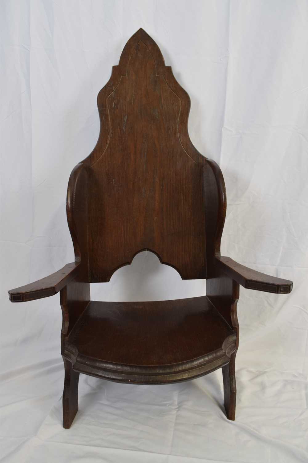 Lot 269 - Jack Grimble of Cromer, an oak throne style...