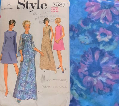 Lot 200 - A quantity of mid 20th century sewing patterns,...