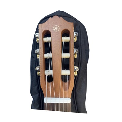 Lot 234 - A Yamaha 6 string guitalele, model GL1. In...