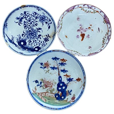 Lot 446 - Three Lowestoft porcelain saucers, one...