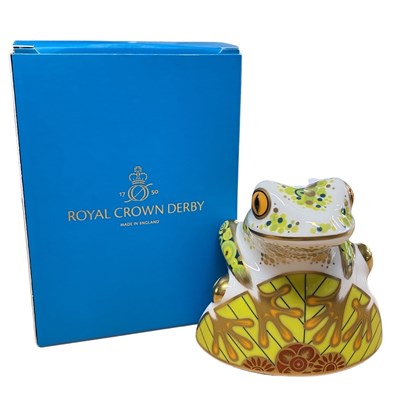 Lot 479 - Royal Crown Derby gold stopper paperweight...