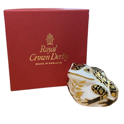 Lot 482 - Royal Crown Derby paperweight of a Aura Frog...