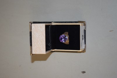 Lot 90 - Cased single stone signet ring (costume)