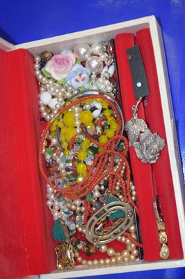 Lot 92 - Box of various assorted costume jewellery