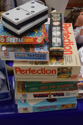 Lot 166 - Mixed Lot: Various vintage games to include...