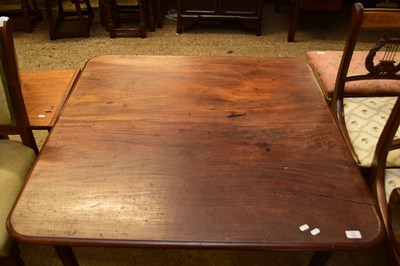 Lot 351 - LARGE MAHOGANY COFFEE TABLE, 105CM WIDE